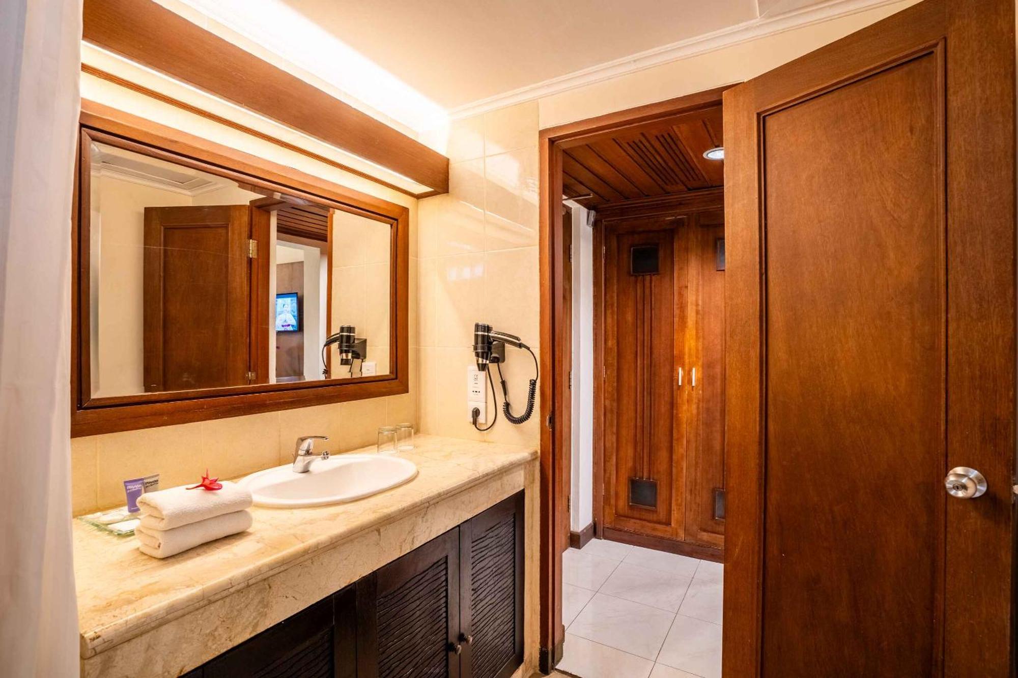 Risata Bali & Hotel 4*