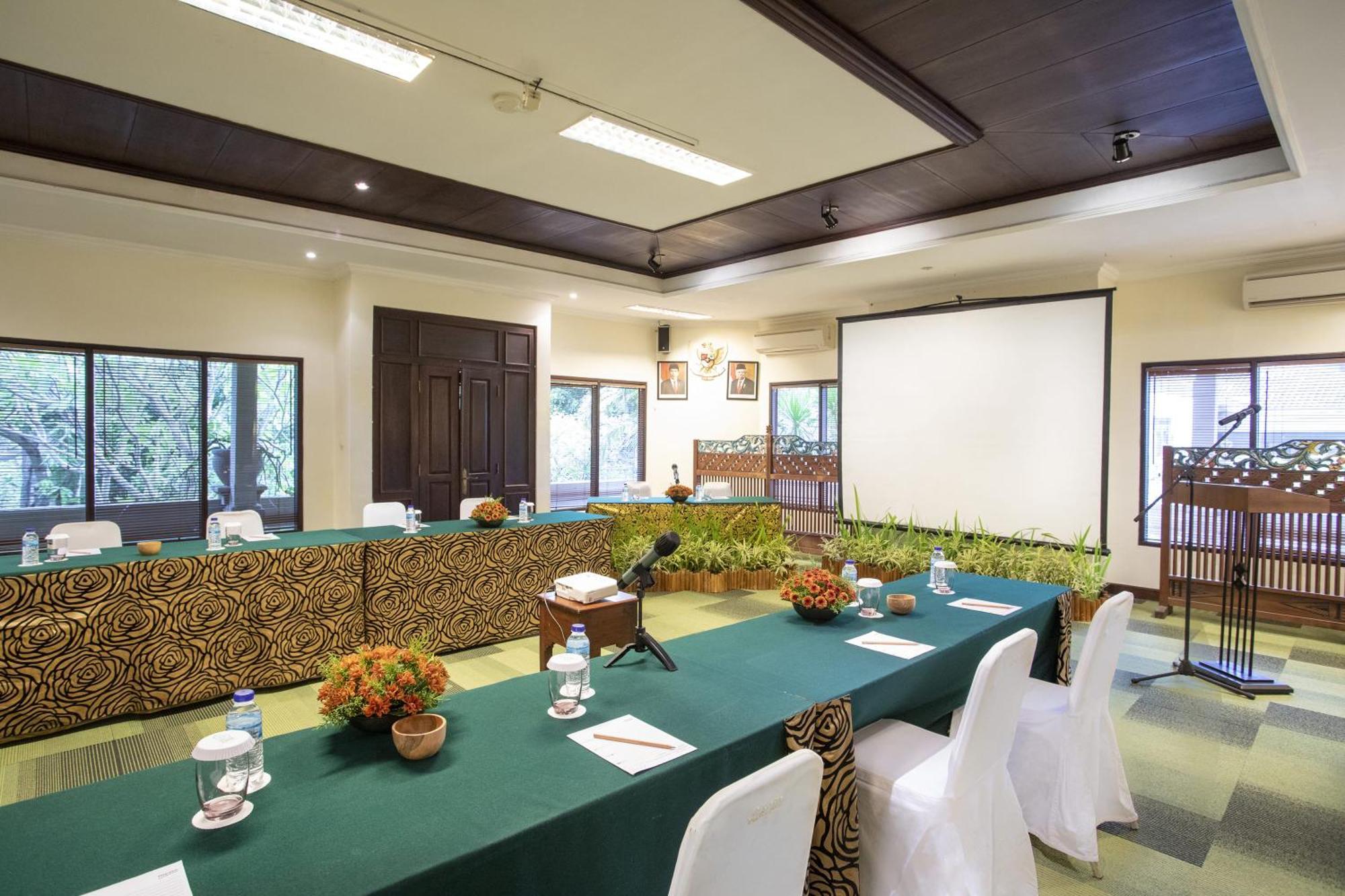 Risata Bali & Hotel 4*