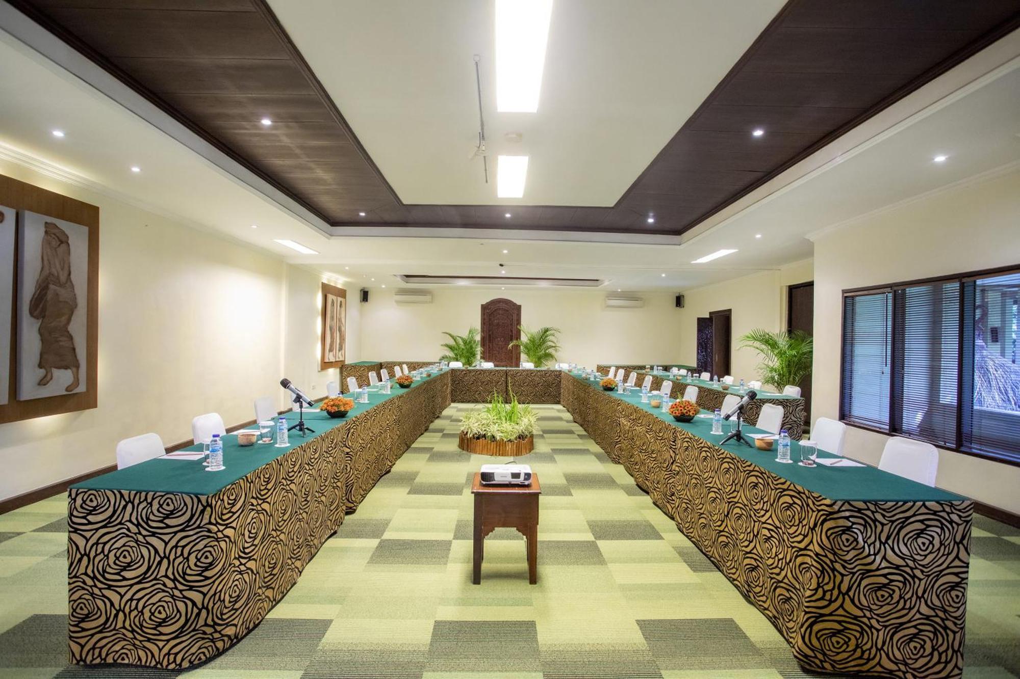 Risata Bali & Hotel 4*